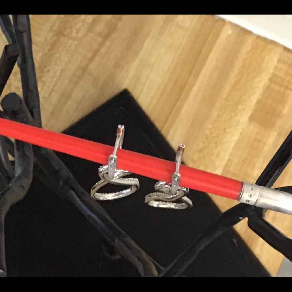 Earrings - Picture 4 of 4
